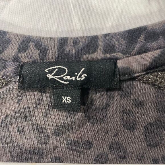 Rails Women's Sami Gray Charcoal Leopard Print Sweater Lightweight - Picture 3 of 6